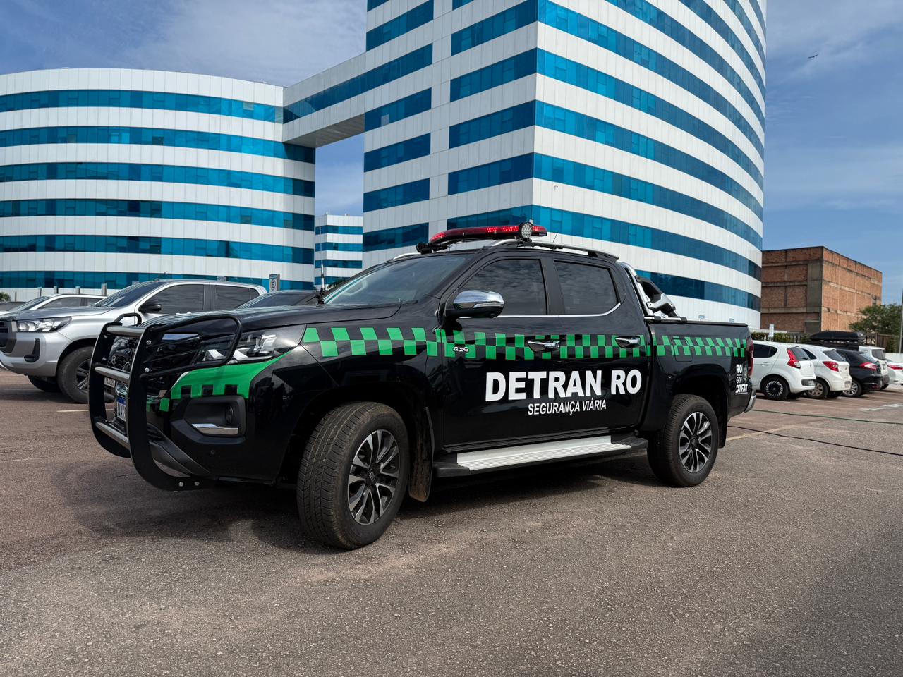 Nove veículos com nova identidade visual foram destinados às ações de fiscalização
