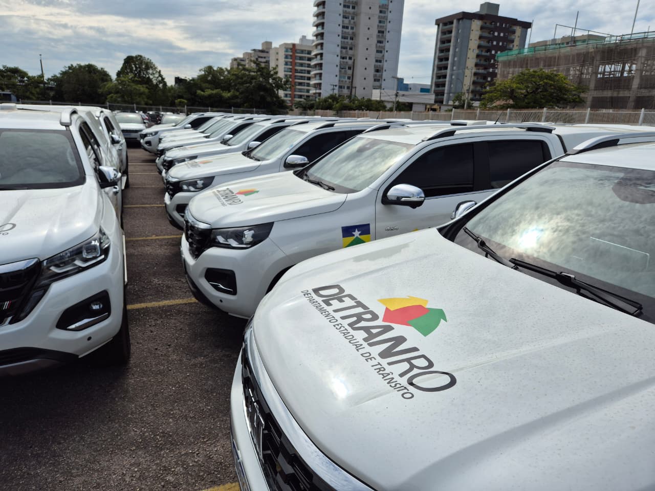 Entrega de veículos moderniza frota do Detran-RO e amplia o atendimento à população em Rondônia