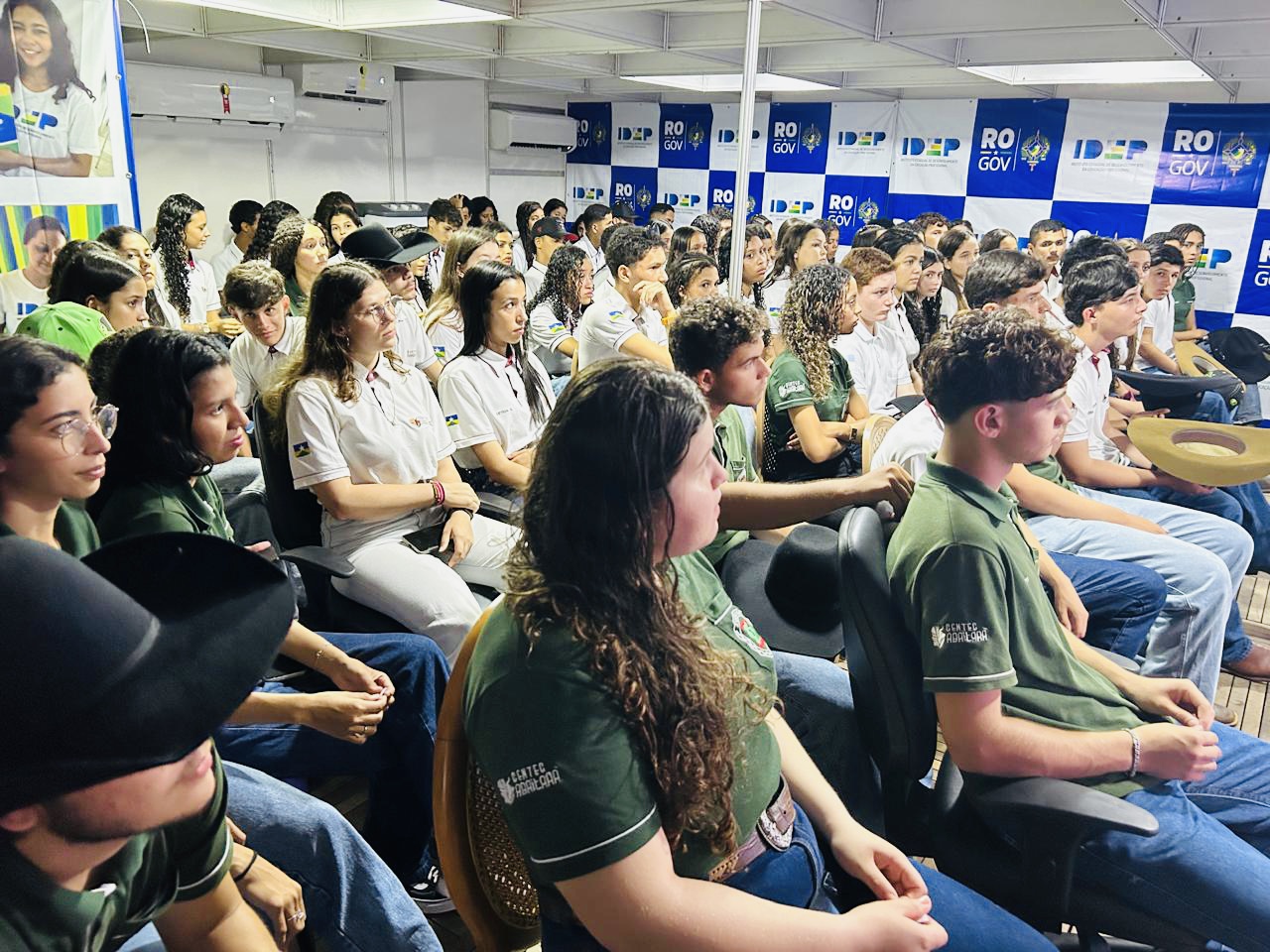 Estudantes de cursos técnicos assistem palestras sobre as tendências do mercado de trabalho