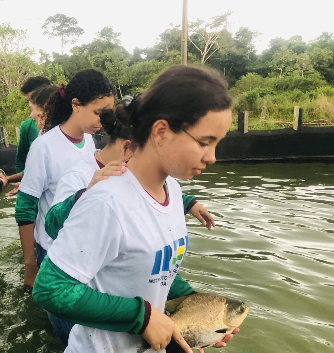 Atividades de piscicultura acontecem uma vez na semana