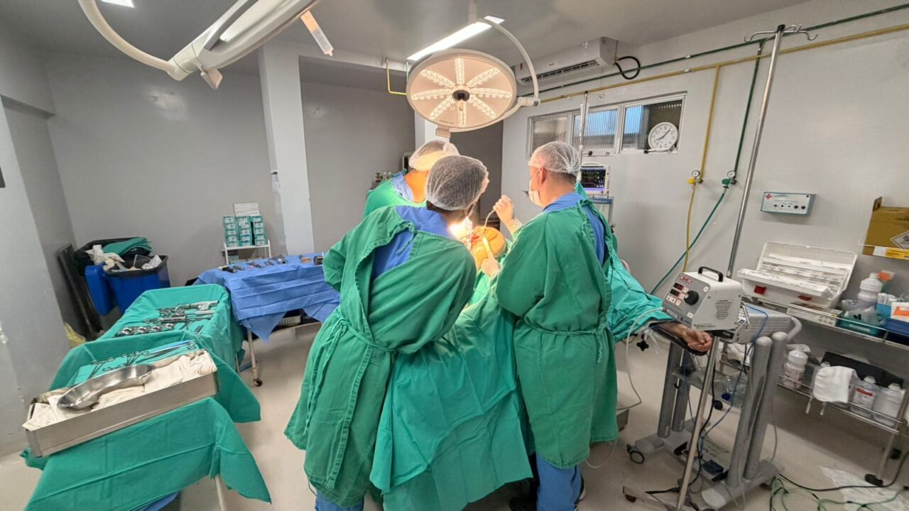 Primeira cirurgia eletiva de prótese de joelho é realizada no Hospital de Retaguarda de Rondônia