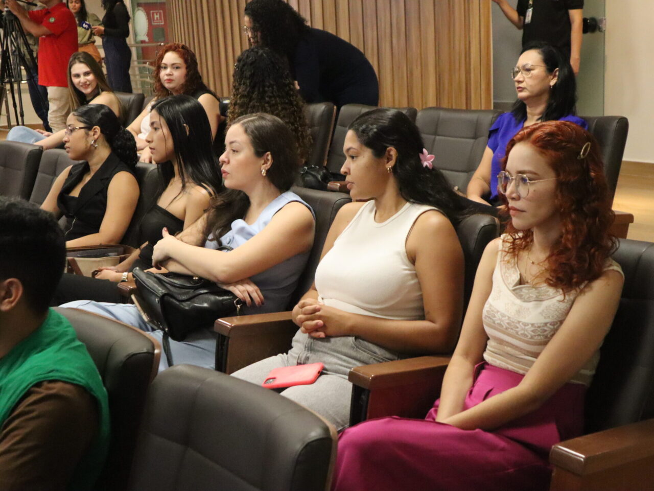 Roda de conversa promove diálogo sobre equidade de gênero com o tema “Mulheres na Administração Pública”