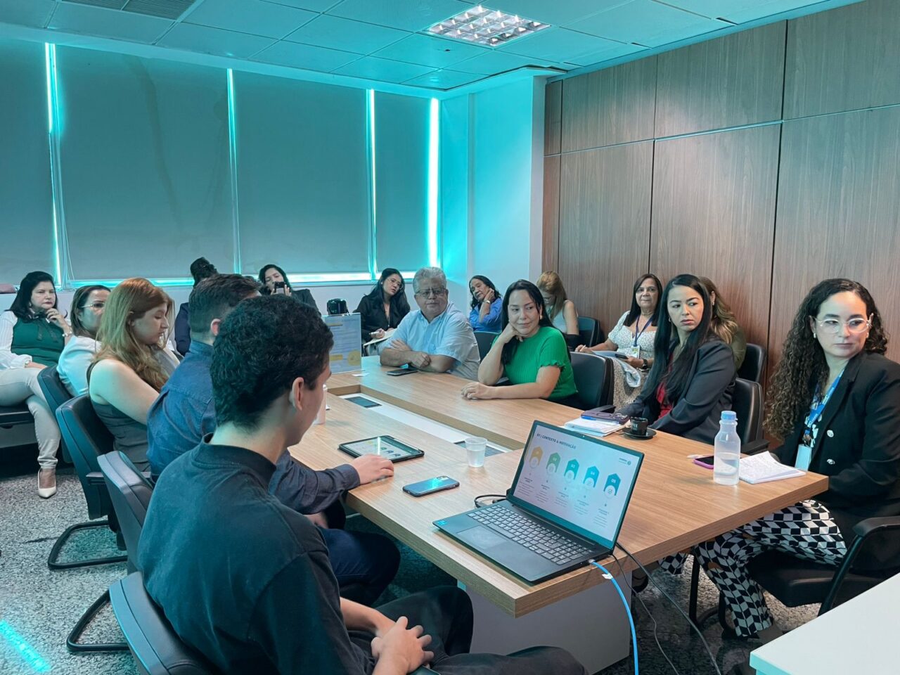 Servidores da educação participam da 11ª edição do “Café com Controle” para alinhamento da gestão