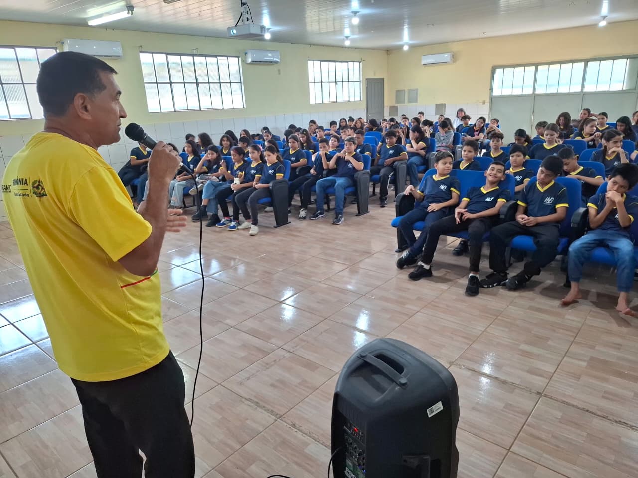 Palestra teve o objetivo de conscientizar os estudantes sobre comportamentos seguros no trânsito