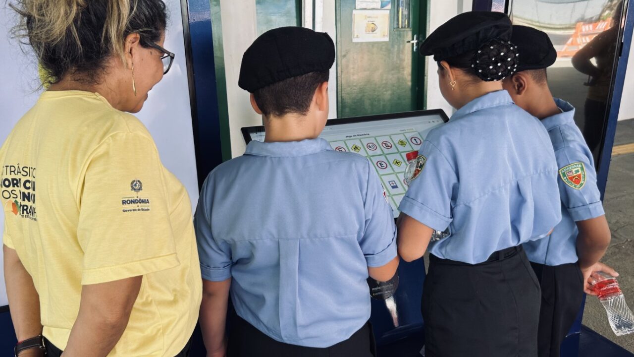 Escola Pública de Trânsito do Detran-RO compartilha atividades com Pelotão Mirim da PM-AM