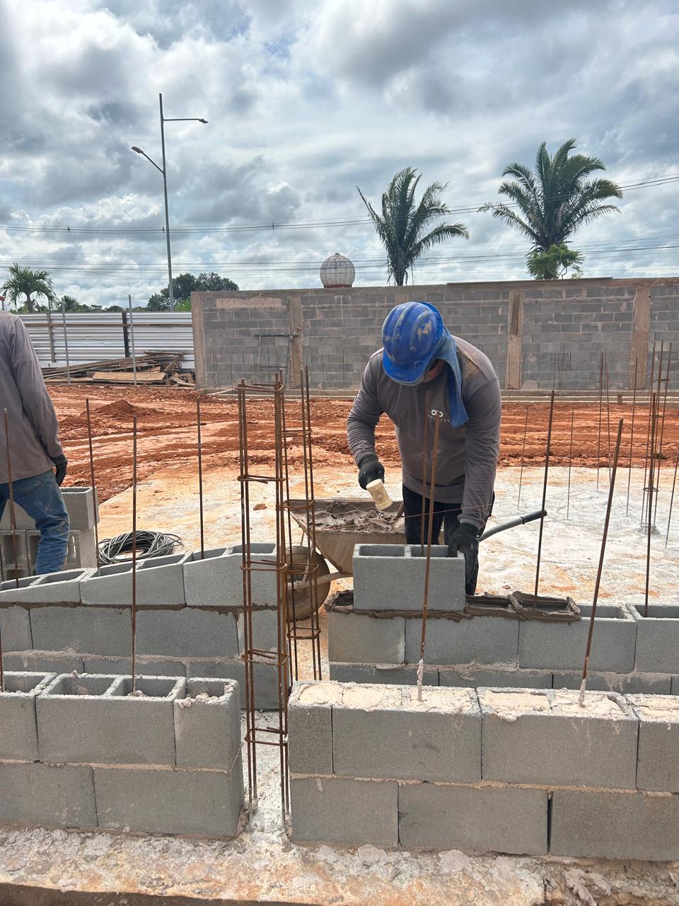 Os serviços estão concentrados na construção da pista de skate e da área destinada à calistenia