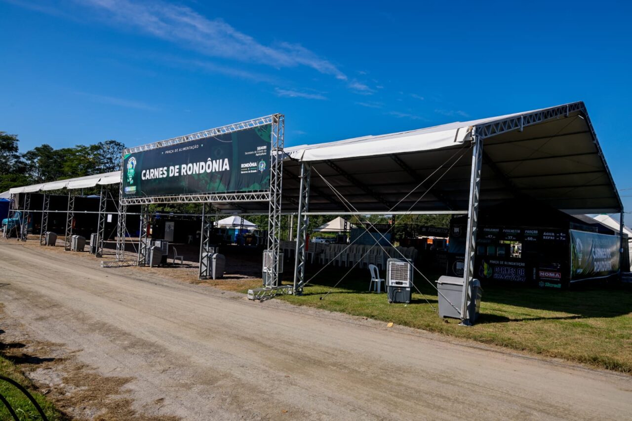 Parte da praça de alimentação da RRSI 2026