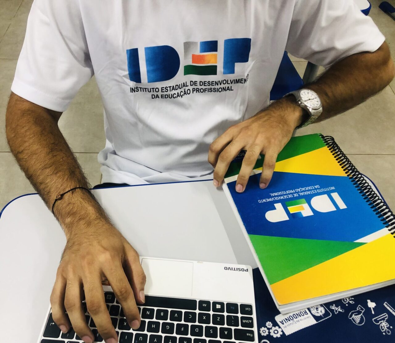 Com o avanço tecnológico , ensino online se consolidou na educação profissional
