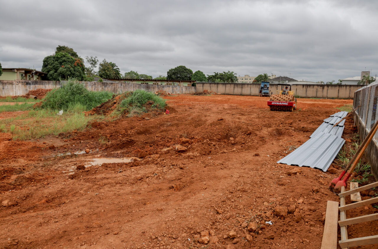 O que hoje é um canteiro de obras, no prazo de um ano, serão 10 blocos com estrutura completa para se transformar em um lar acolhedor e digno para idosos