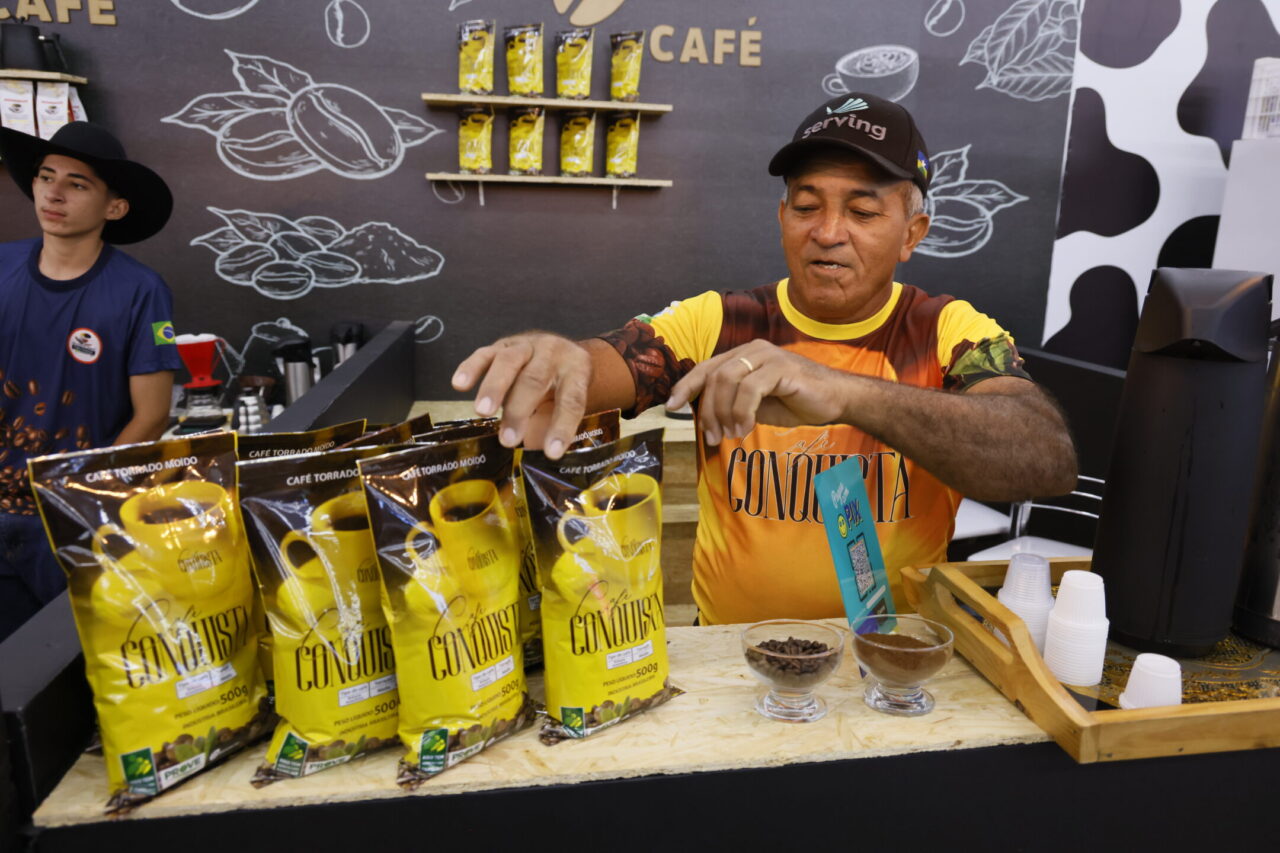 O produtor de café, Jonas Carvalho, destacou que desde o primeiro dia de feira as vendas têm sido boas