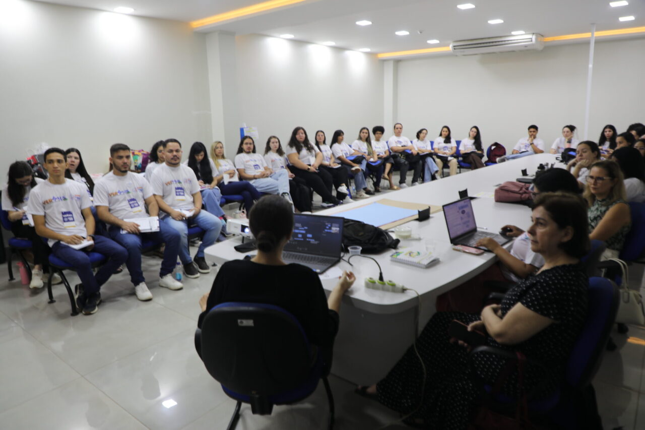 Profissionais de saúde e estudantes participam de vivência sobre atendimento às mulheres vítimas de violência