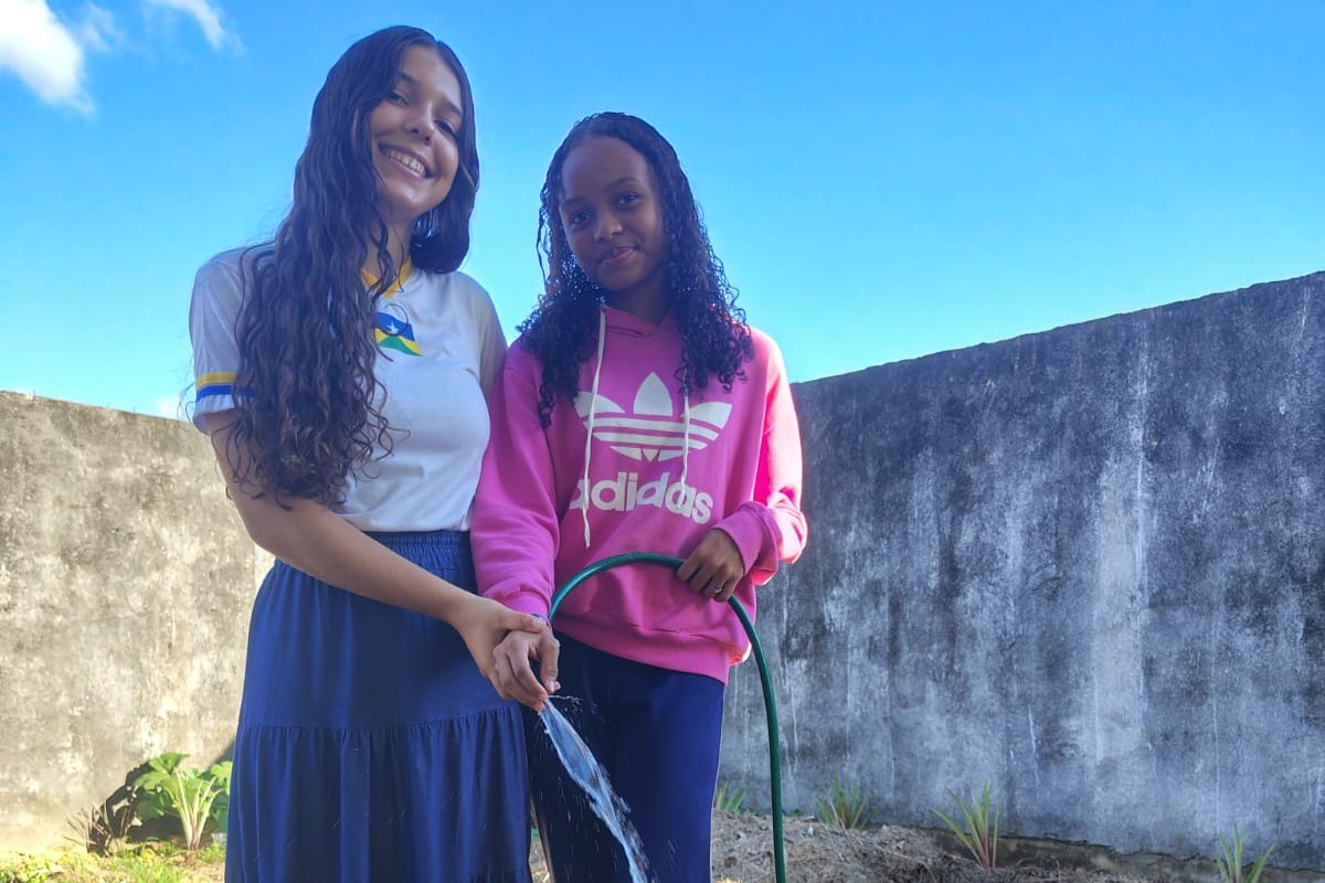 Os estudantes desenvolvem várias atividades