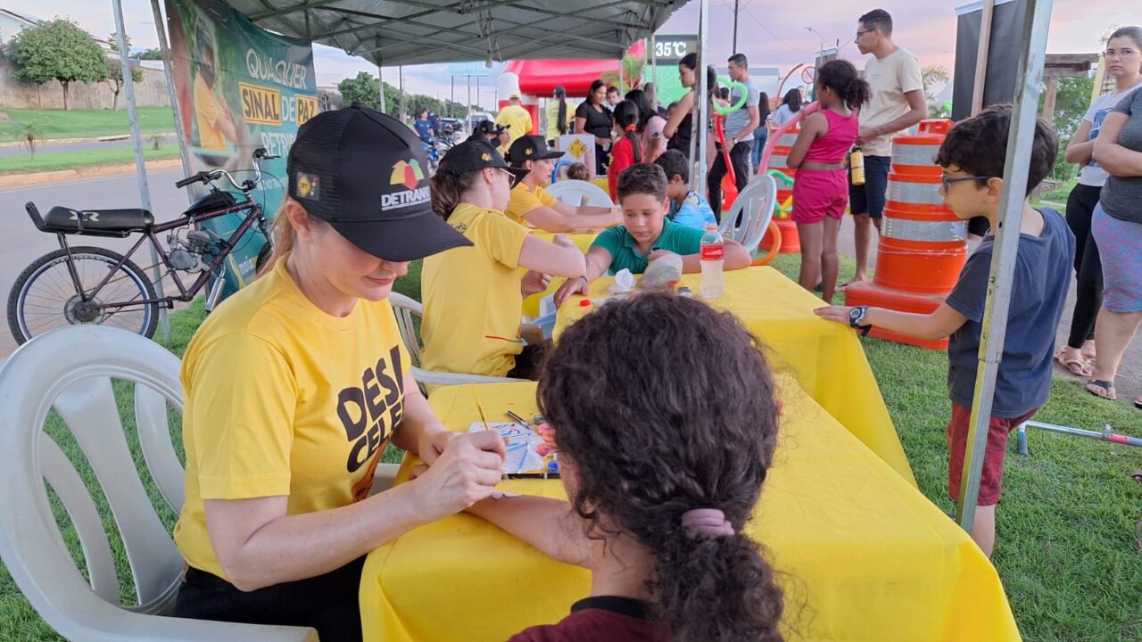 Maio Amarelo mobiliza moradores de Ariquemes com simulação de sinistros e ações educativas para salvar vidas no trânsito