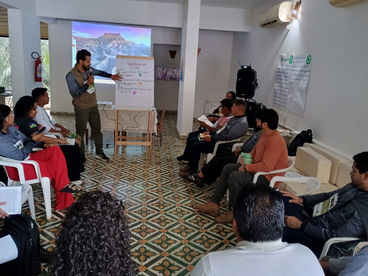A construção coletiva garante que o documento represente a realidade socioambiental do território