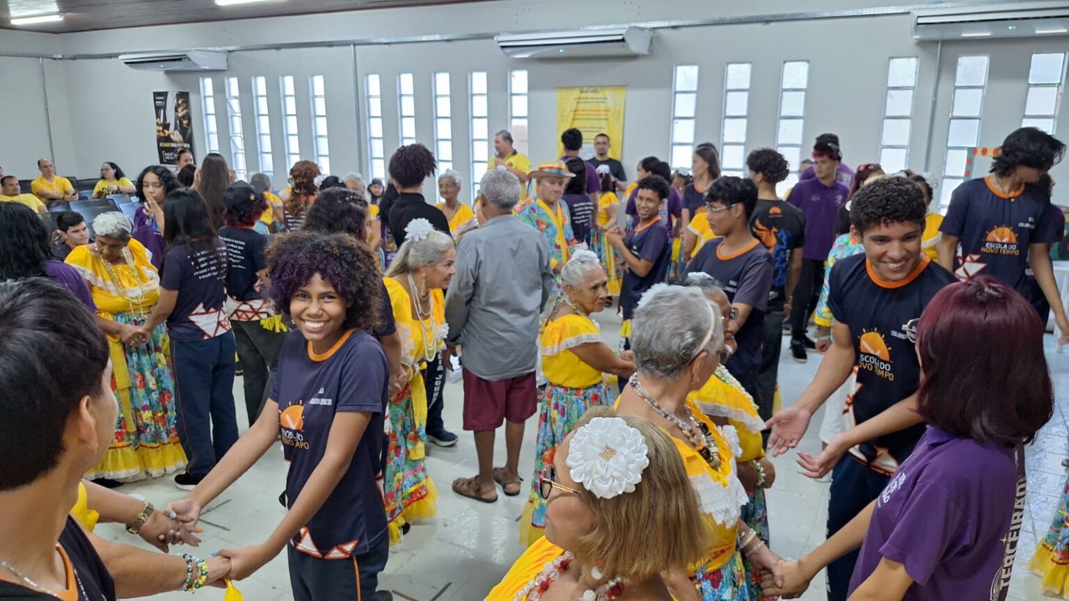 No trânsito diferentes gerações compartilham o mesmo caminho