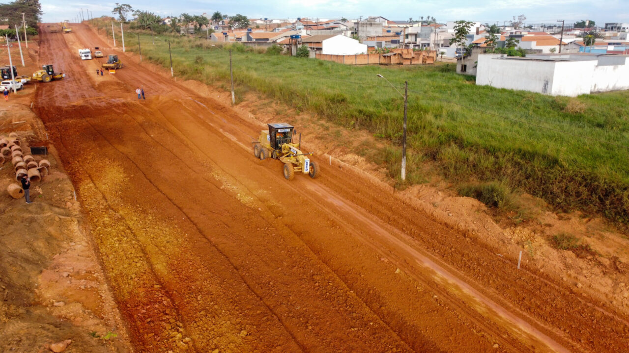 Obras de pavimentação na Linha 625 transformam rotina de moradores em Jaru
