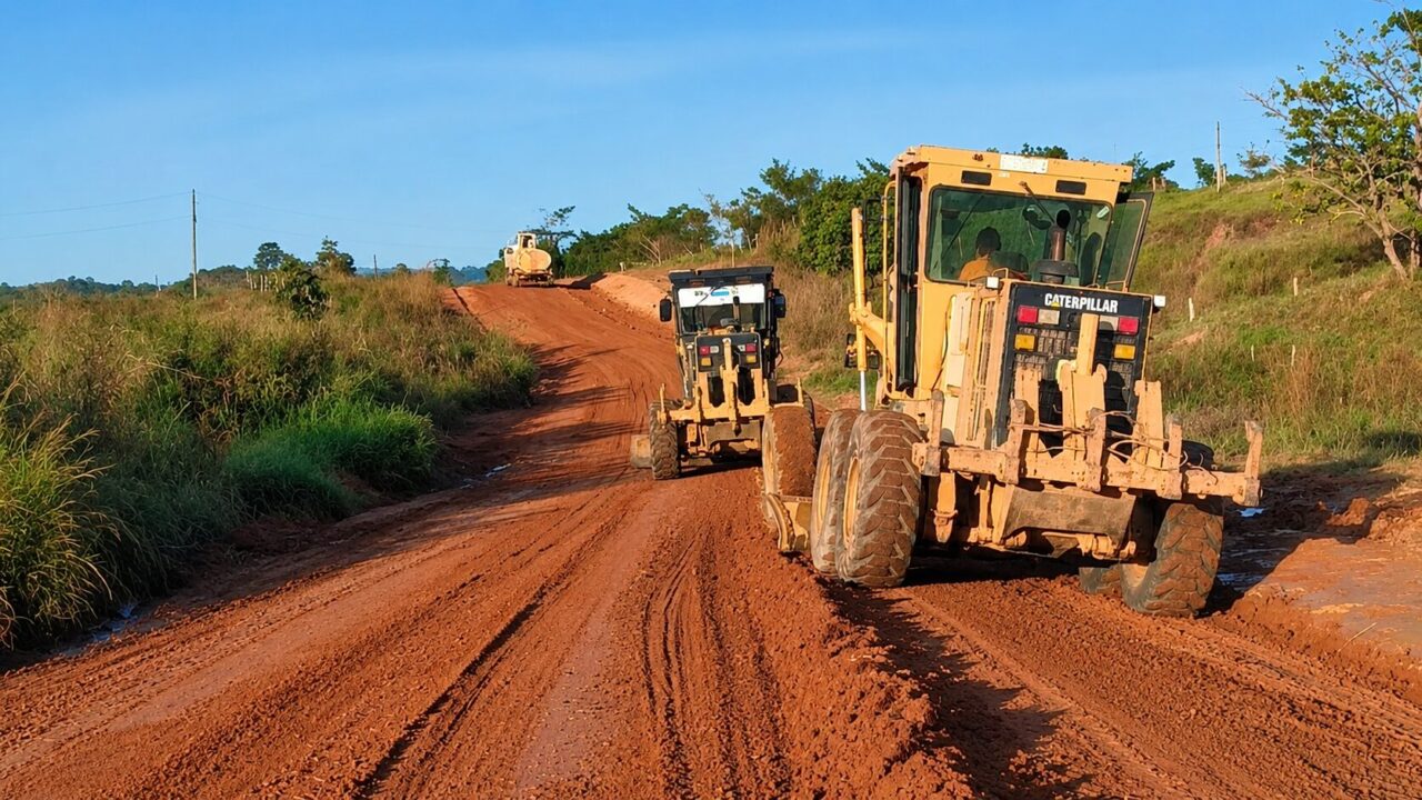 Trecho da RO-010 entre Monte Negro e Cacaulândia recebe serviços de manutenção do governo de RO
