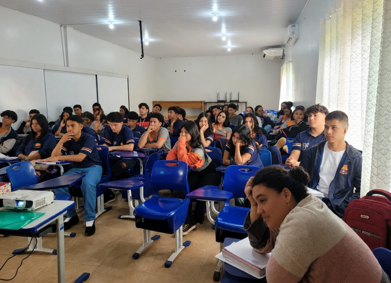 As atividades envolvem estudantes da 2ª e 3ª séries do ensino médio e do 9º ano do ensino fundamental