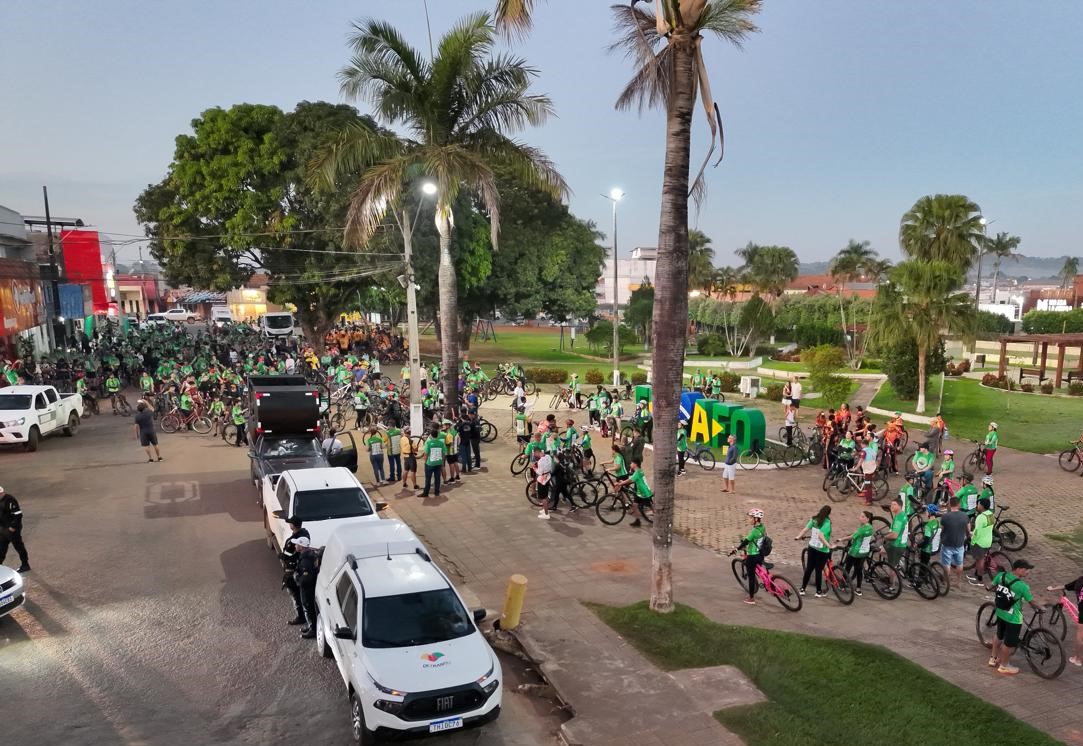 Pedalada reuniu quase 600 inscritos e mobilizou cerca de 800 pessoas