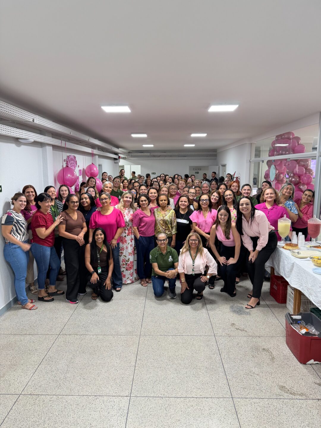 Iperon reforça a importância da prevenção ao câncer de mama em ação com servidoras.